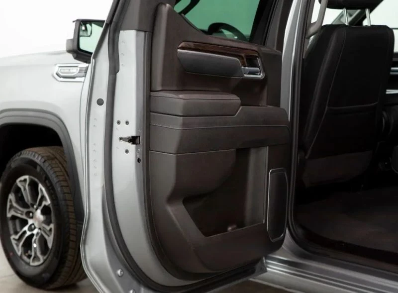 2026 GMC Sierra 5th Gen - Image 9 of 12