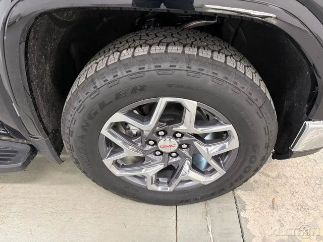 2026 GMC Sierra 5th Gen - Image 4 of 21