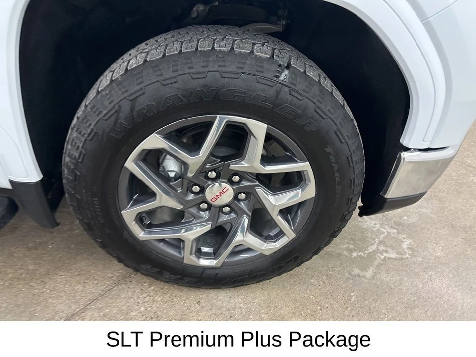 2026 GMC Sierra 5th Gen - Image 15 of 21