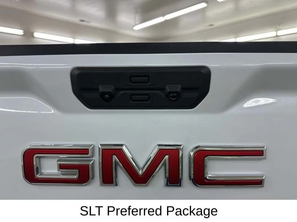 2026 GMC Sierra 5th Gen - Image 16 of 21
