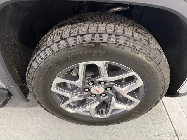 2026 GMC Sierra 5th Gen - Image 4 of 21