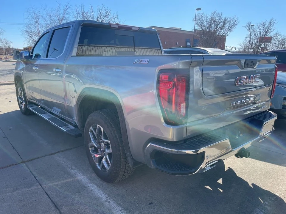 2026 GMC Sierra 5th Gen - Image 4 of 11
