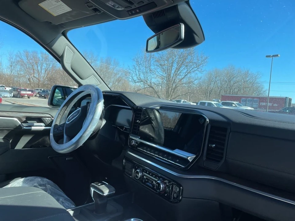 2026 GMC Sierra 5th Gen - Image 10 of 11