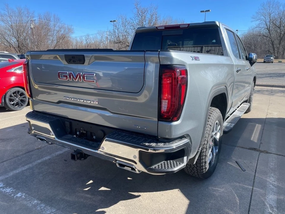 2026 GMC Sierra 5th Gen - Image 3 of 11