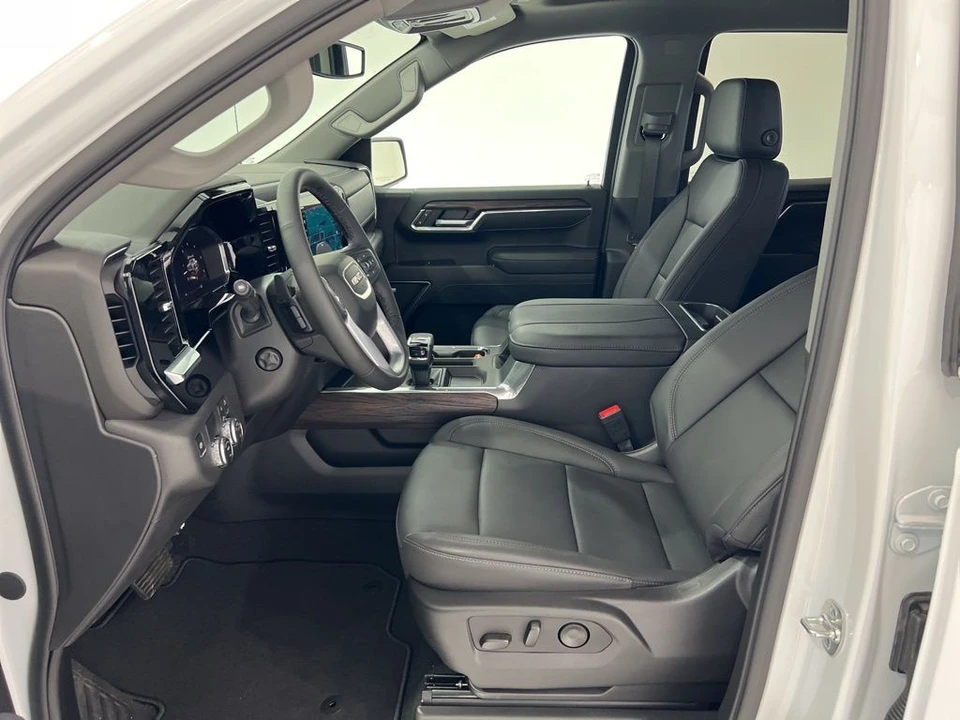2026 GMC Sierra 5th Gen - Image 18 of 21