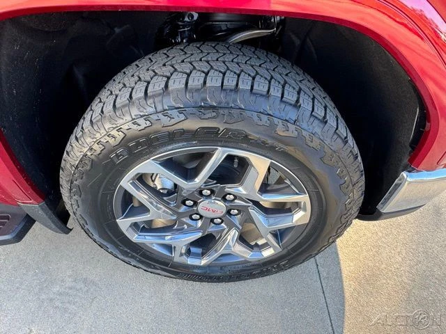 2026 GMC Sierra 5th Gen - Image 4 of 17