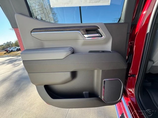 2026 GMC Sierra 5th Gen - Image 7 of 17