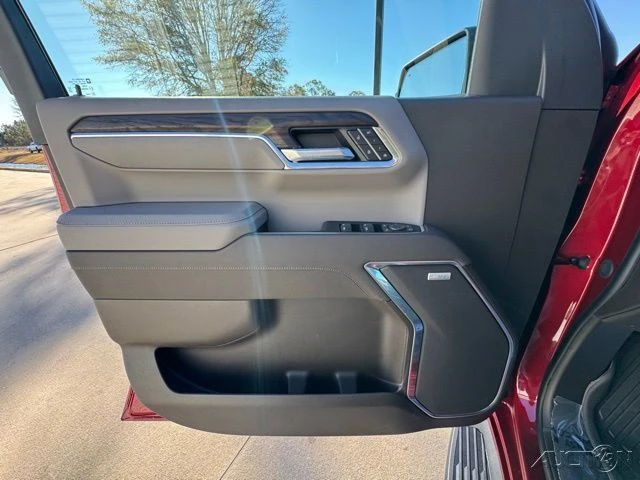 2026 GMC Sierra 5th Gen - Image 12 of 17
