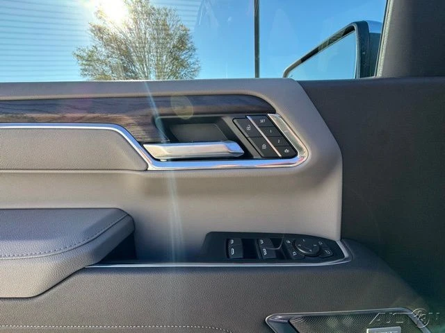 2026 GMC Sierra 5th Gen - Image 13 of 17