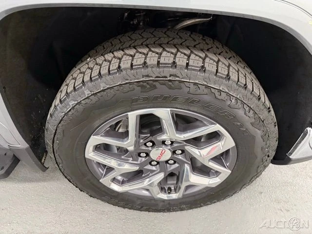 2026 GMC Sierra 5th Gen - Image 4 of 21