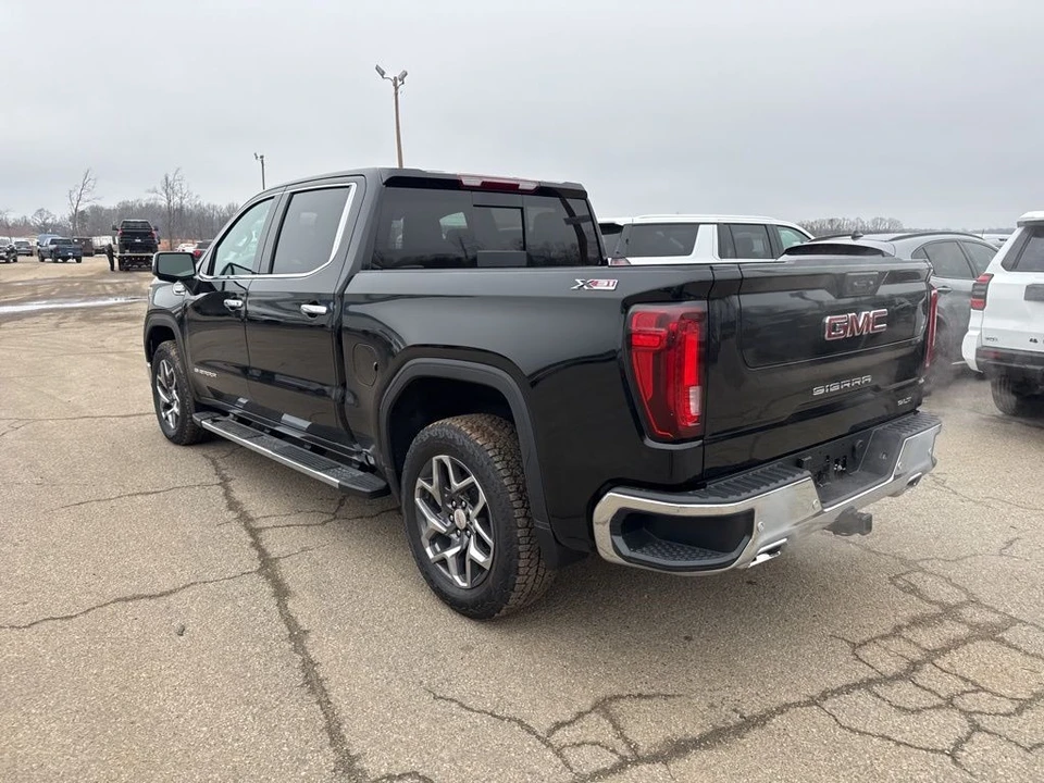 2026 GMC Sierra 5th Gen - Image 2 of 7