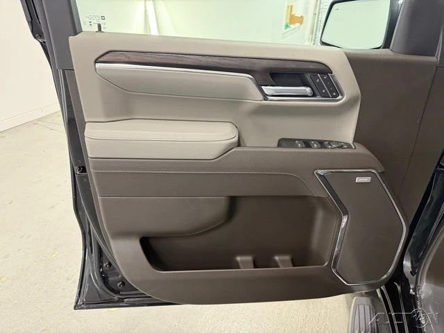 2026 GMC Sierra 5th Gen - Image 13 of 21