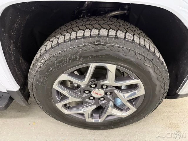 2026 GMC Sierra 5th Gen - Image 4 of 21