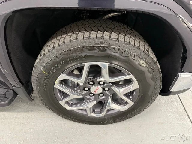 2026 GMC Sierra 5th Gen - Image 4 of 21