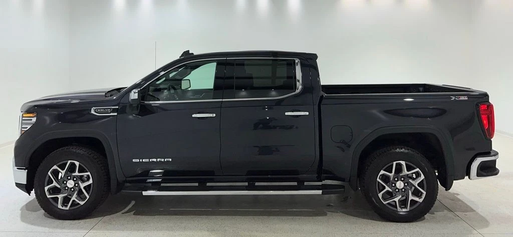 2026 GMC Sierra 5th Gen - Image 2 of 21