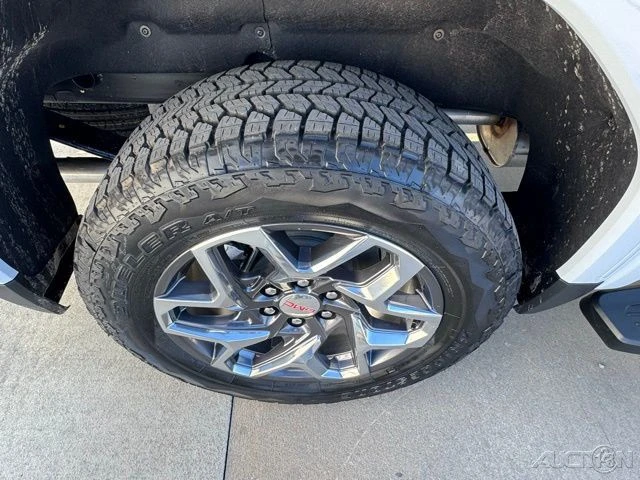 2026 GMC Sierra 5th Gen - Image 4 of 18