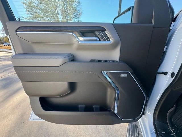 2026 GMC Sierra 5th Gen - Image 13 of 18