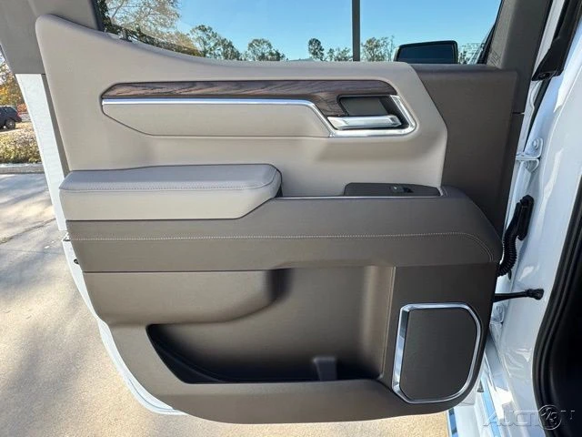 2026 GMC Sierra 5th Gen - Image 8 of 18