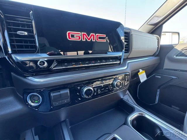 2026 GMC Sierra 5th Gen - Image 16 of 18