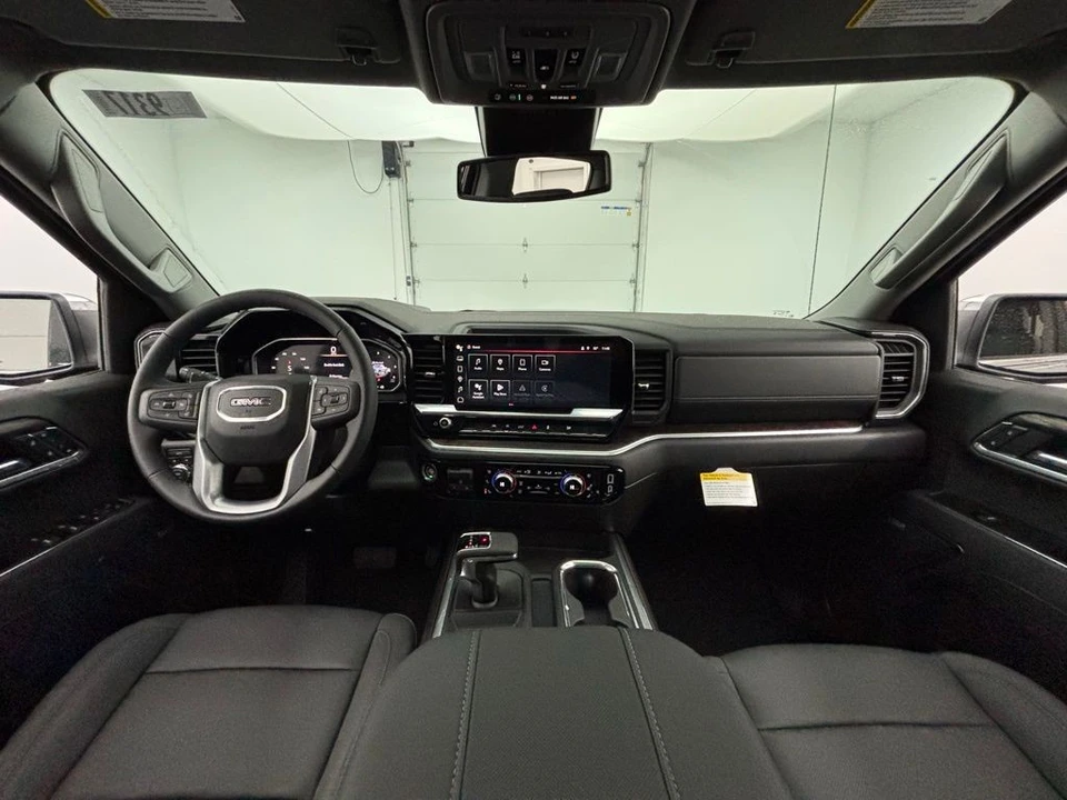 2026 GMC Sierra 5th Gen - Image 2 of 12