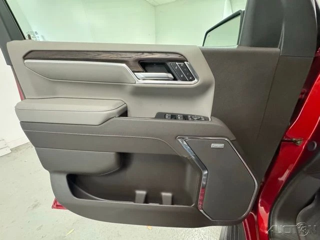 2026 GMC Sierra 5th Gen - Image 13 of 18