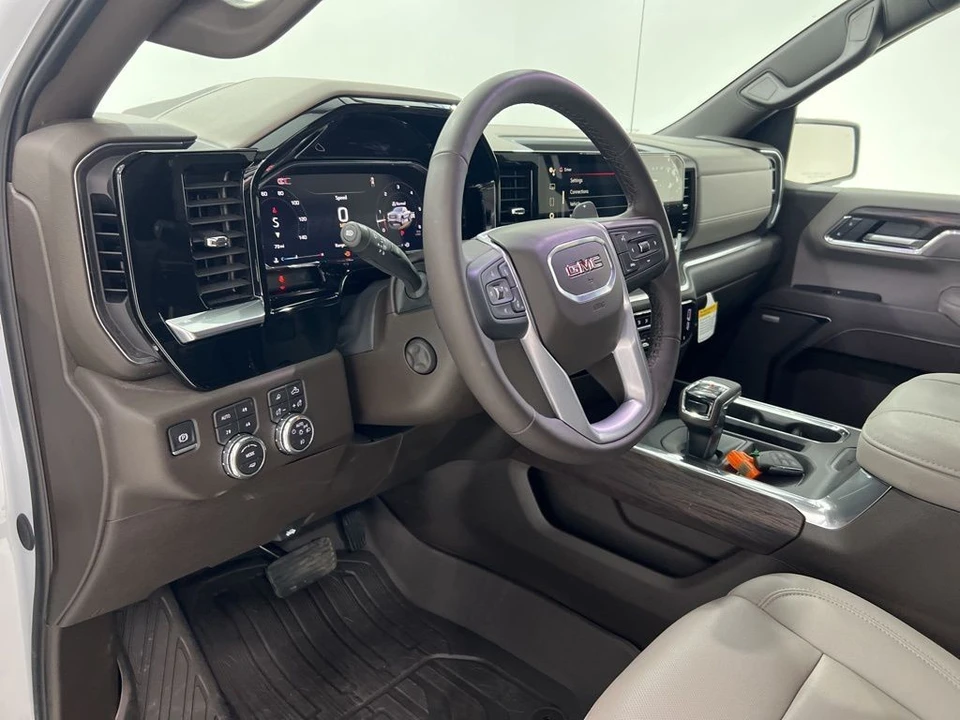 2026 GMC Sierra 5th Gen - Image 9 of 21