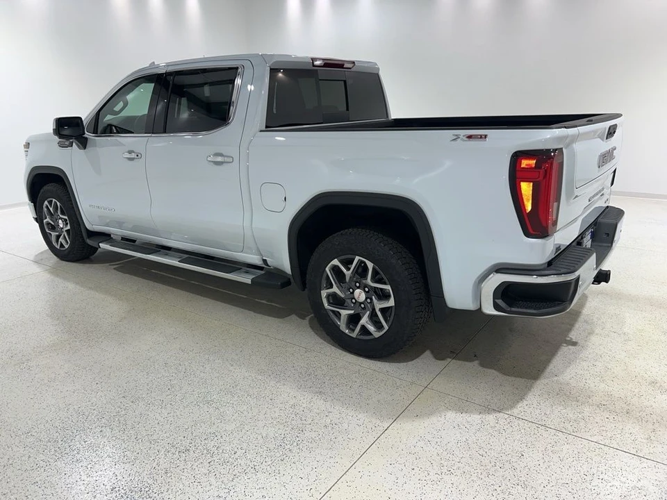 2026 GMC Sierra 5th Gen - Image 3 of 21