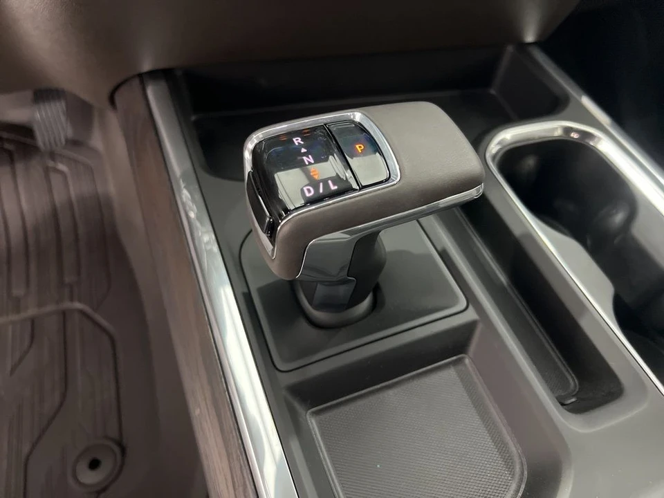 2026 GMC Sierra 5th Gen - Image 16 of 21