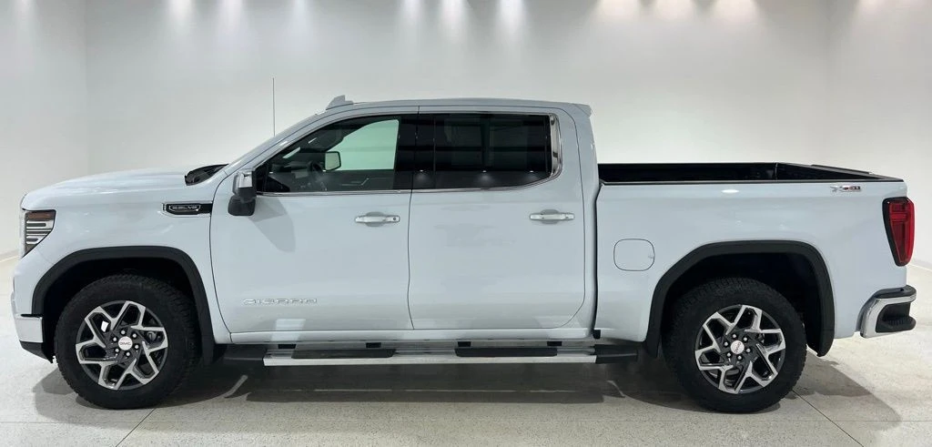 2026 GMC Sierra 5th Gen - Image 2 of 21