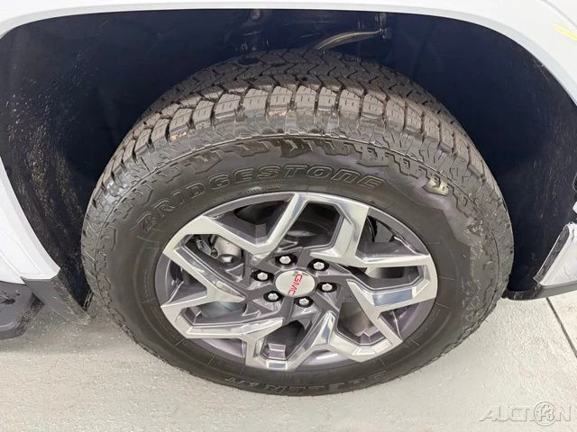 2026 GMC Sierra 5th Gen - Image 4 of 21