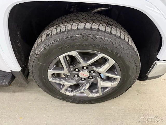 2026 GMC Sierra 5th Gen - Image 4 of 21
