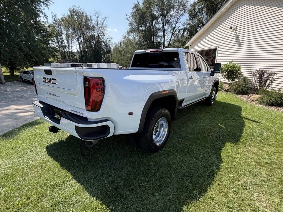 2026 GMC Sierra 5th Gen - Image 9 of 31