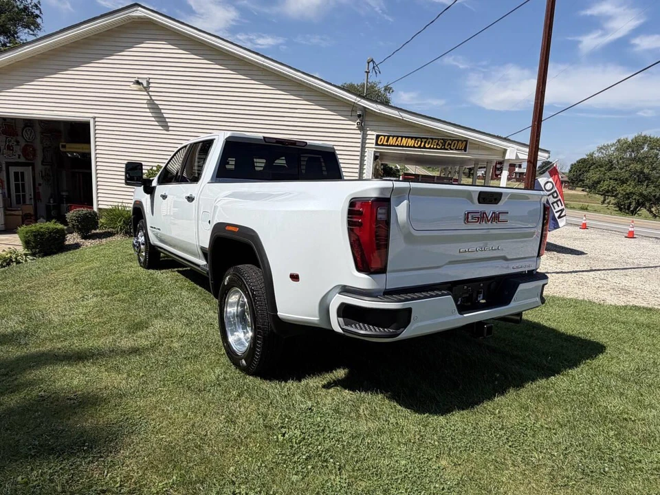 2026 GMC Sierra 5th Gen - Image 11 of 31