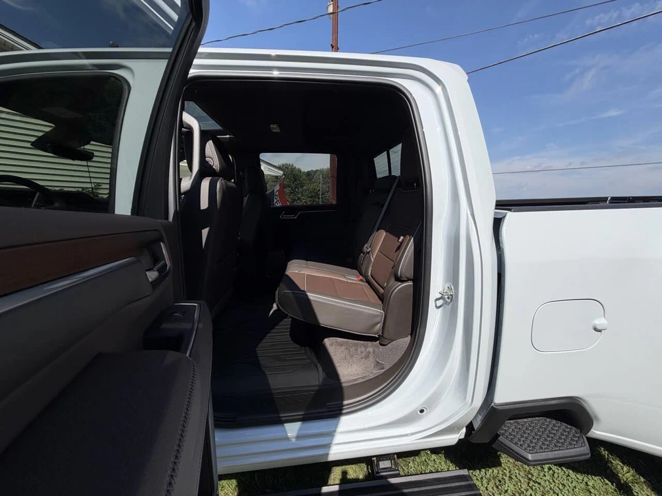 2026 GMC Sierra 5th Gen - Image 29 of 31