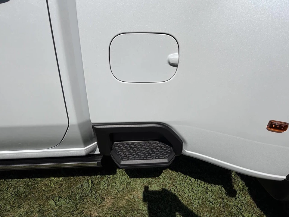 2026 GMC Sierra 5th Gen - Image 14 of 31