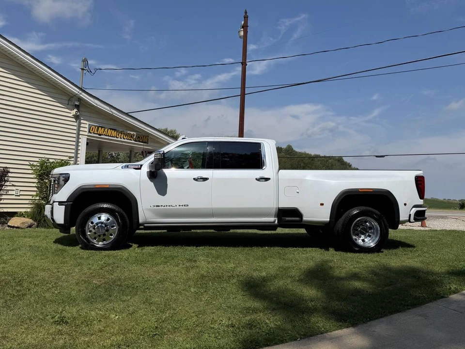 2026 GMC Sierra 5th Gen - Image 4 of 31