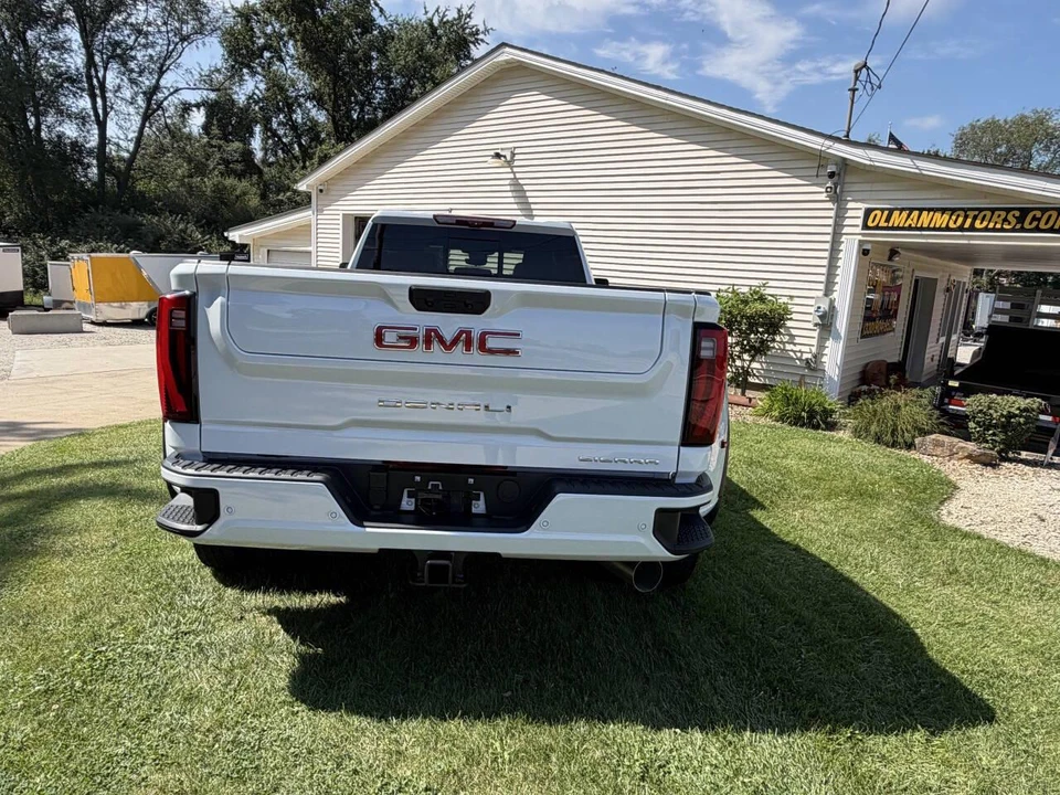 2026 GMC Sierra 5th Gen - Image 10 of 31