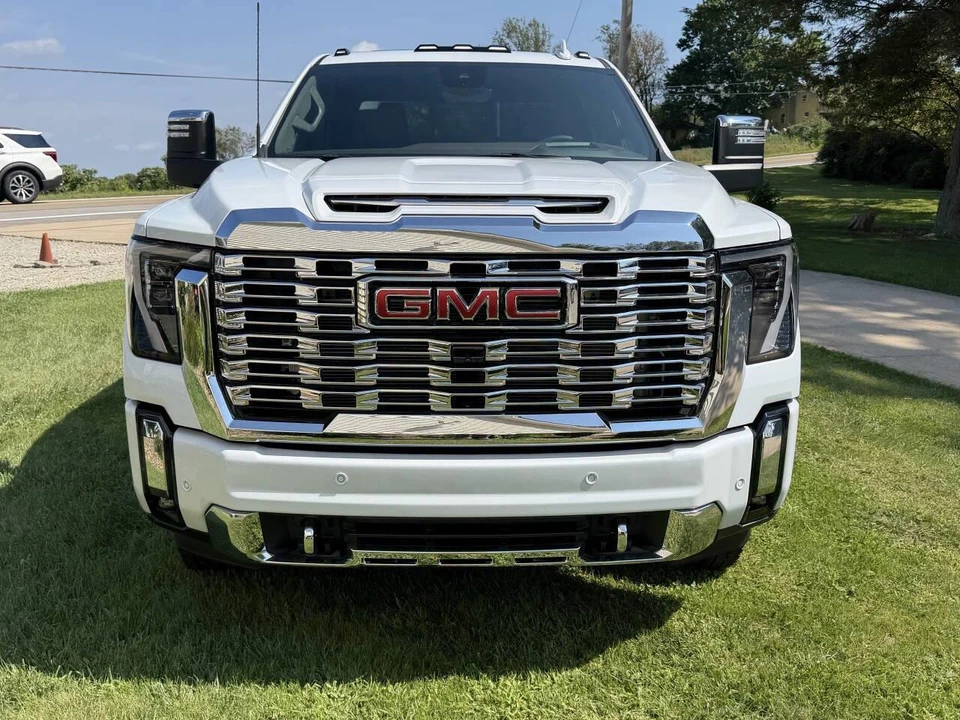 2026 GMC Sierra 5th Gen - Image 6 of 31
