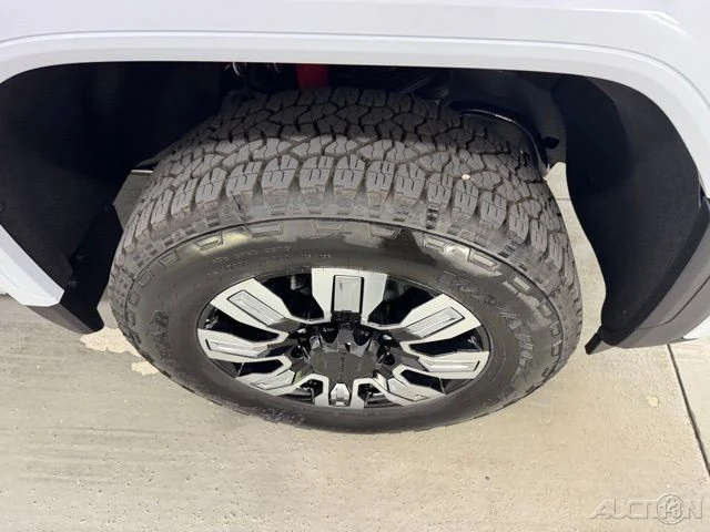 2026 GMC Sierra Heavy Duty 5th Gen - Image 4 of 20