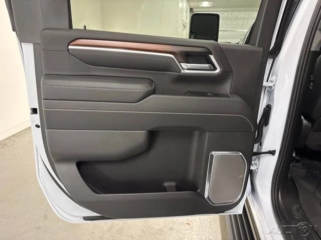 2026 GMC Sierra Heavy Duty 5th Gen - Image 8 of 20