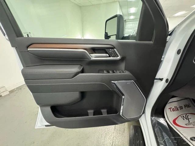 2026 GMC Sierra Heavy Duty 5th Gen - Image 13 of 18