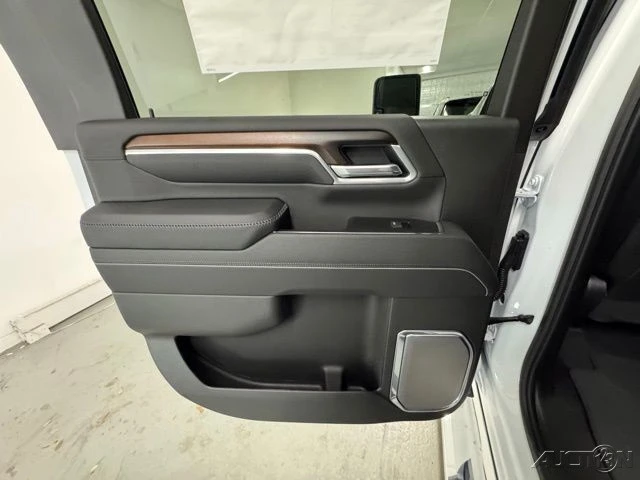 2026 GMC Sierra Heavy Duty 5th Gen - Image 8 of 18