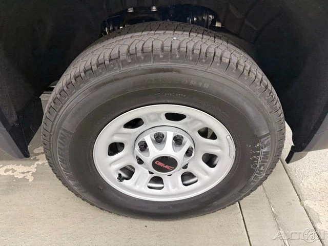 2026 GMC Sierra Heavy Duty 5th Gen - Image 4 of 12