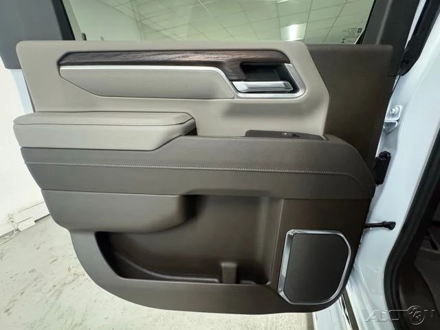 2026 GMC Sierra Heavy Duty 5th Gen - Image 8 of 12