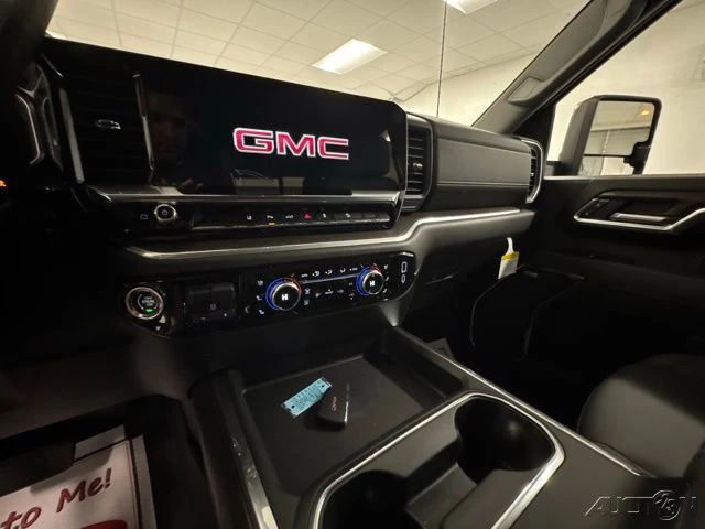 2026 GMC Sierra Heavy Duty 5th Gen - Image 16 of 18