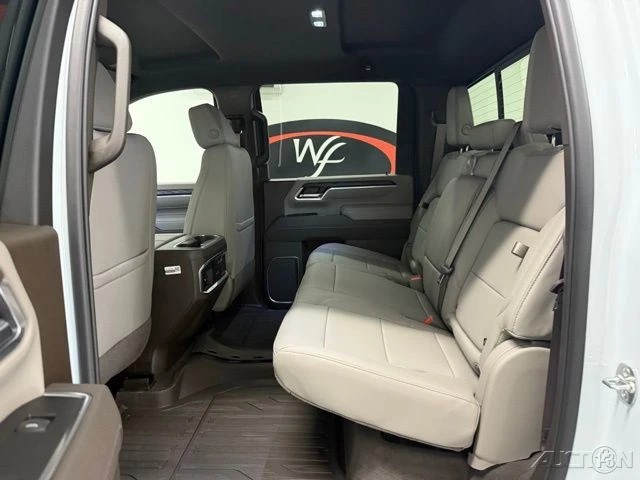 2026 GMC Sierra Heavy Duty 5th Gen - Image 17 of 21