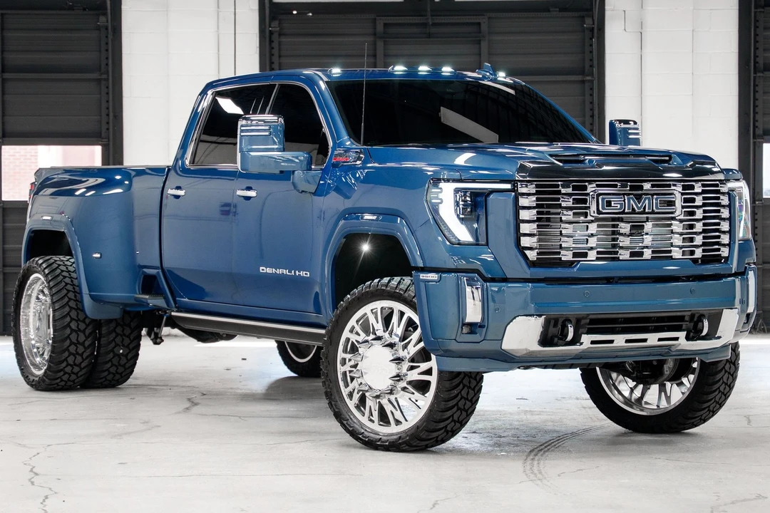 2026 GMC Sierra Heavy Duty 5th Gen - Image 4 of 31