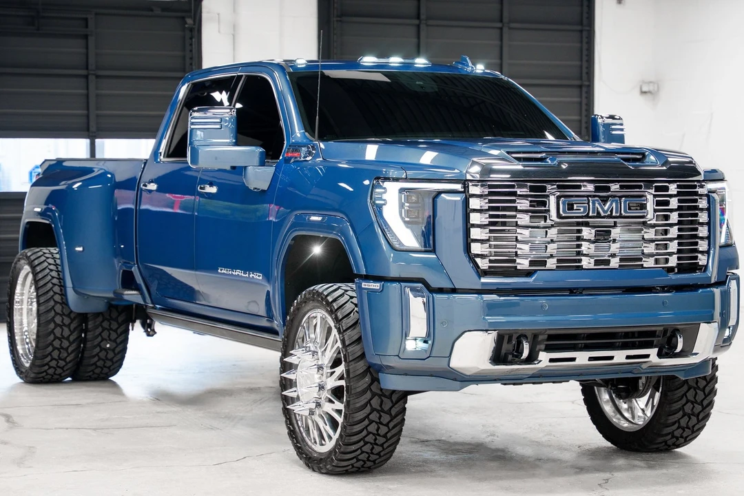 2026 GMC Sierra Heavy Duty 5th Gen - Image 9 of 31