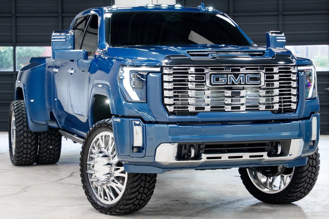 2026 GMC Sierra Heavy Duty 5th Gen - Image 5 of 31