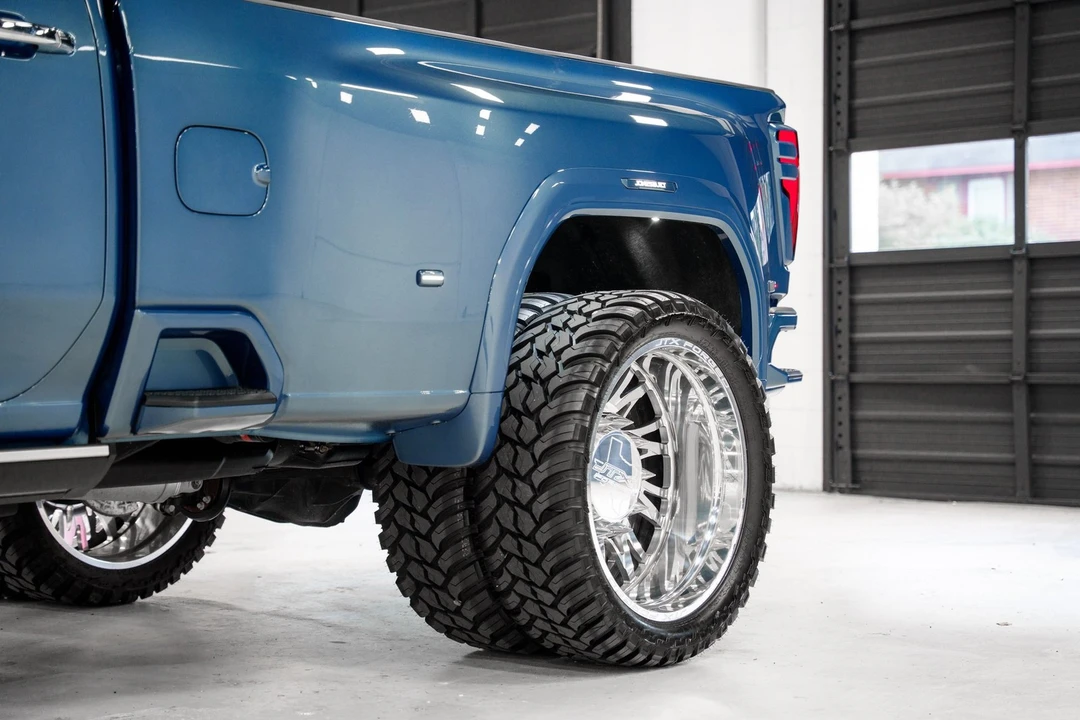 2026 GMC Sierra Heavy Duty 5th Gen - Image 24 of 31